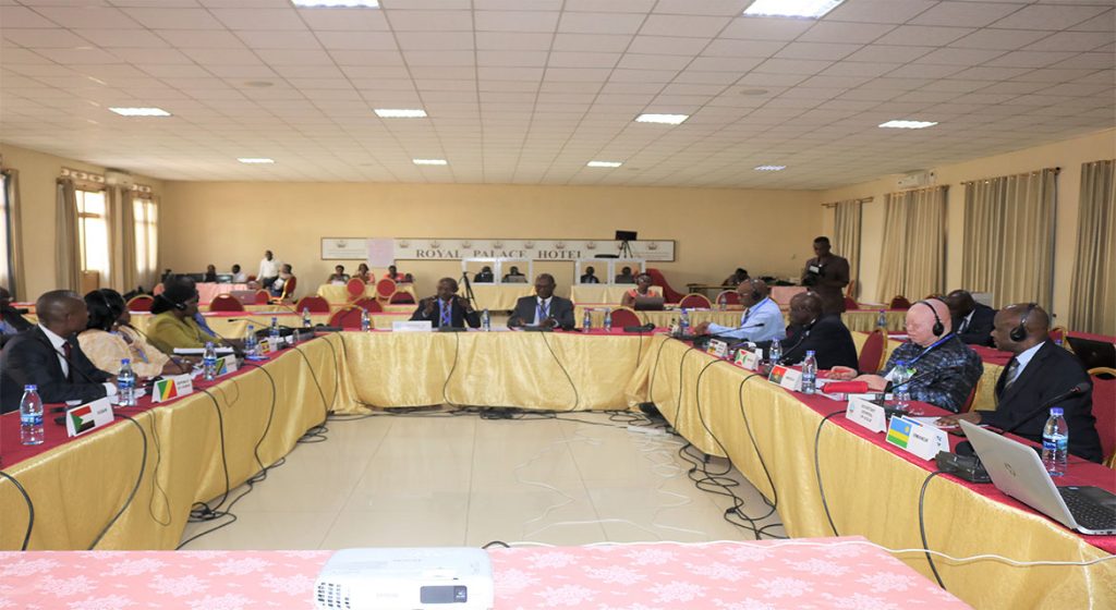 Commissions - Forum des Parlements de la CIRGL